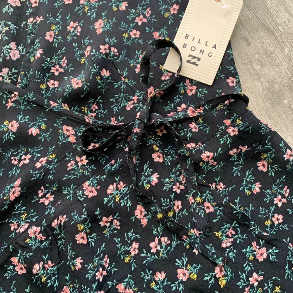 🔥🔥BILLABONG - BLOOM WRAP DRESS🔥🔥 - Picture 8 of 10